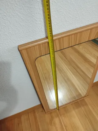 Espejo de madera con marco