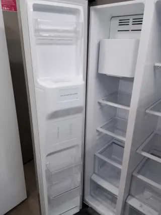 Nevera Electrolux Acero Inoxidable tipo americana