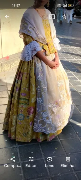 Traje de Fallera Oro