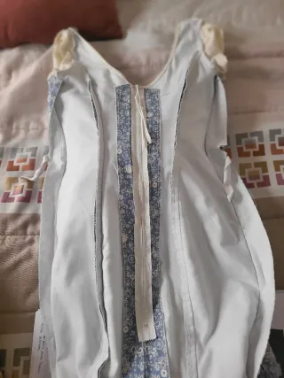 Traje de flamenca azul y blanco