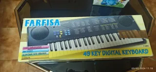 Piano electrónico Farfisa 49 Teclas