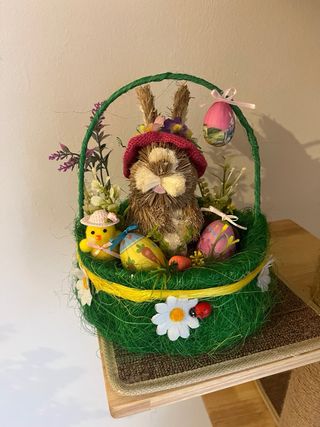 Cesta Decoración Pascua Conejo y Huevos