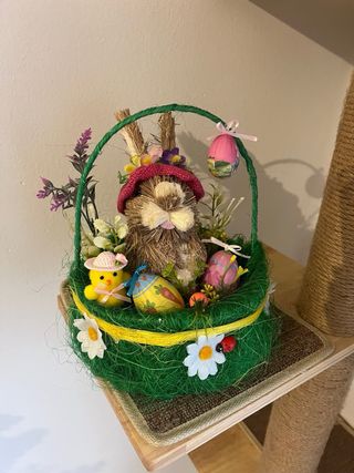 Cesta Decoración Pascua Conejo y Huevos