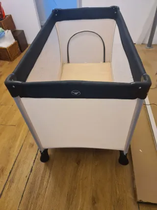 Cuna de viaje plegable