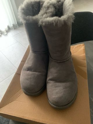 UGG grigi con fiocchi