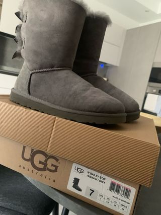 UGG grigi con fiocchi