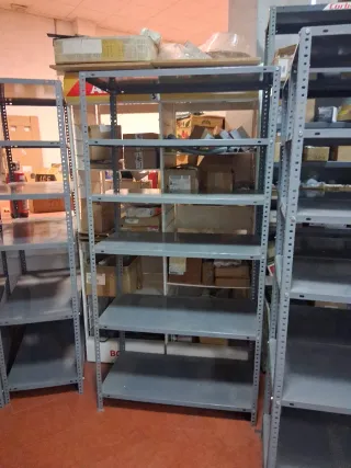 Estanteria de hierro