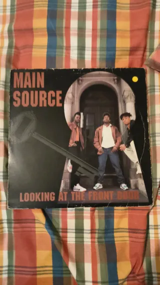 Vinilo 12 Main Source - Looking at the Front Door