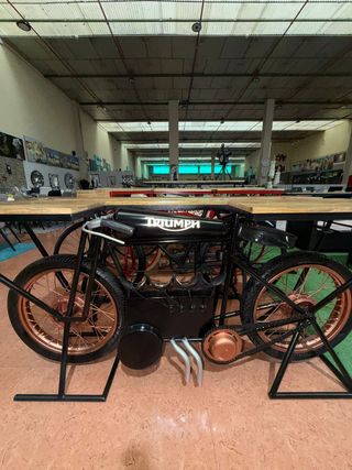 Mesa Tipo Motocicleta Indian Beige/Rojo