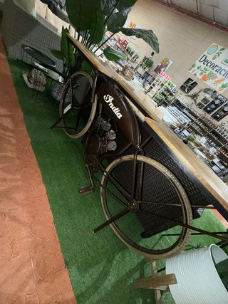 Mesa Tipo Motocicleta Indian Beige/Rojo