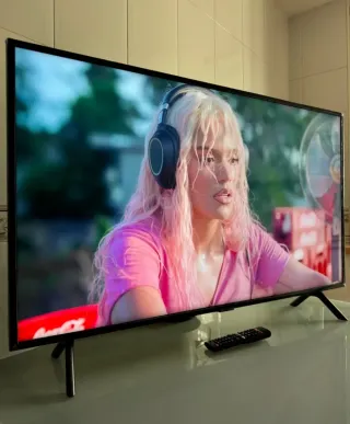 Tv Samsung 55" Smart TV 4K UHD Wifi