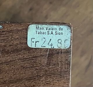 Scatola in legno intagliata