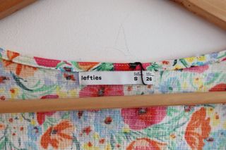 Vestido corto flores Lefties