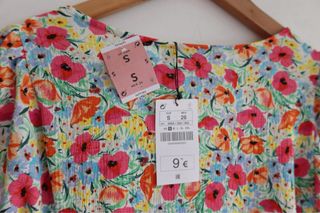 Vestido corto flores Lefties