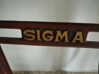 Máquina de coser Sigma vintage con caja original