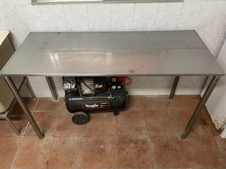 Mesa de acero inoxidable