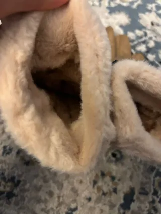 Guanti UGG marroni con pelliccia