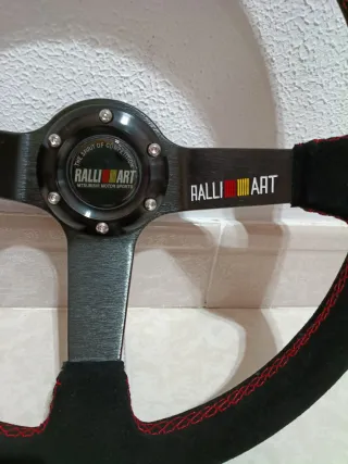 Volante desplazado Ralliart y piña Mitsubishi