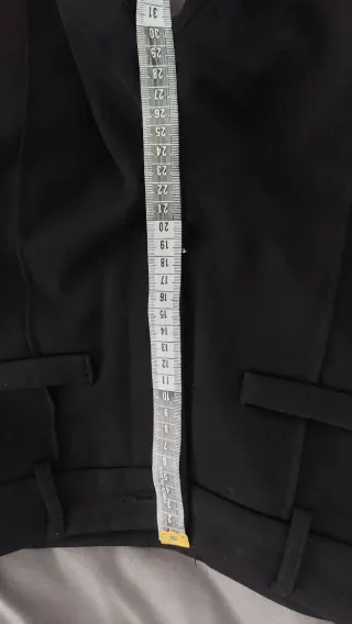 Pantalón negro Shein talla XXS con pinzas.poco uso