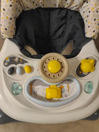 Tacatá Safety 1st con bandeja de juegos