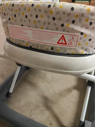 Tacatá Safety 1st con bandeja de juegos