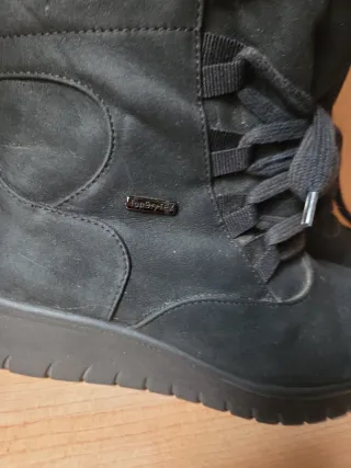 Botín negras con cordones