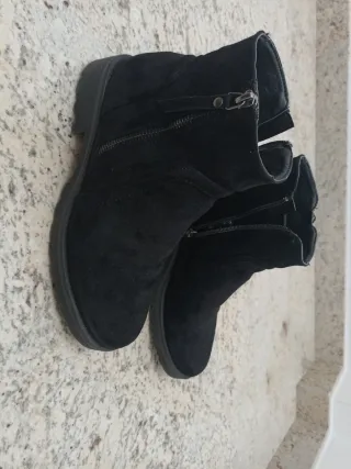 Botines negros mujer
