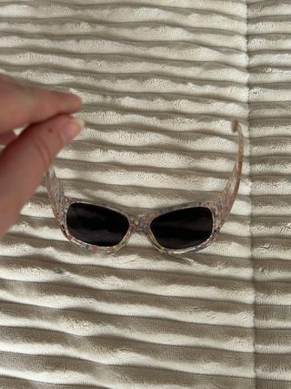 Gafas de Sol Niña + Pulsera Negra con Brillos