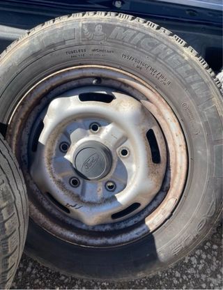 Rueda 2:Llanta 16' Ford Transit 195/75R16