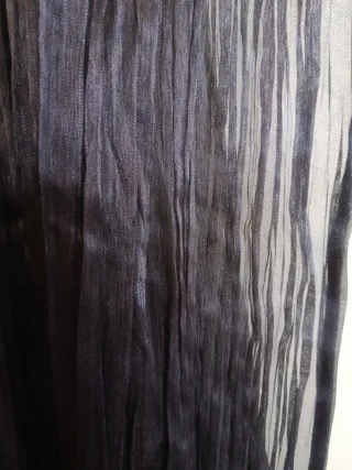 Fular negro y gris con textura