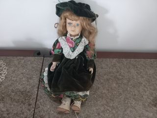 Bambola da collezione antica artigianale