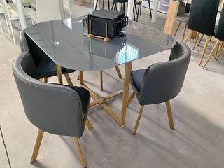 Mesa con 4 sillas, Barato!!!