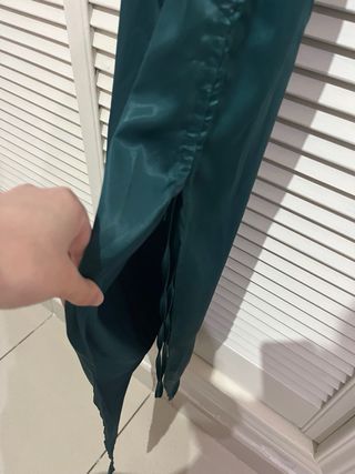 Vestido largo tirantes satén verde botella talla S