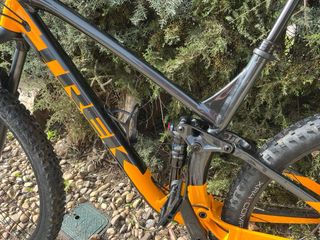 Bicicleta Trek Fuel EX 5 2023