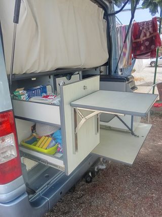 Furgoneta Ford Tourneo de 140 CV.