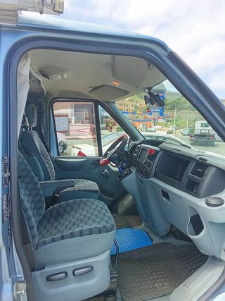 Furgoneta Ford Tourneo de 140 CV.