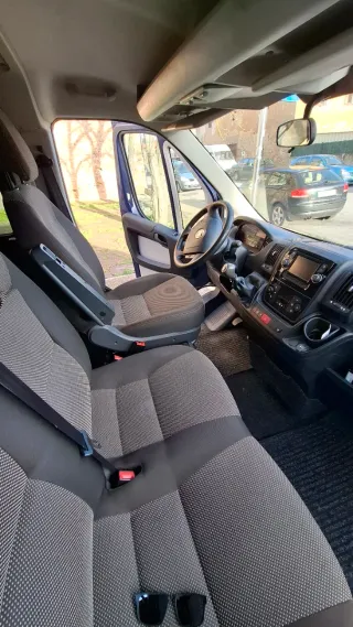 Alquiler furgoneta 9 plazas