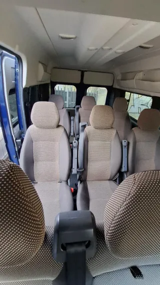 Alquiler furgoneta 9 plazas