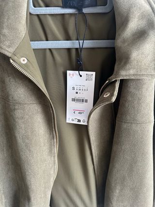 Cazadora bomber efecto ante verde