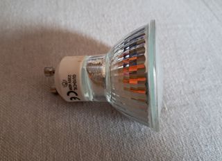 Lámpara flexo de escritorio de color rojo