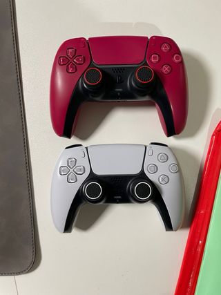 Playstation 5 Digital 825GB + 2 Controller