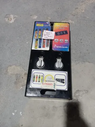 Distributore di accendini e carta ocb