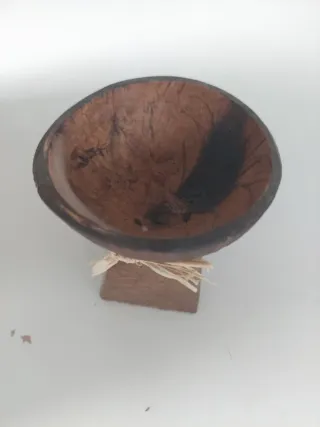 Decoración, copa de cáscara de coco.