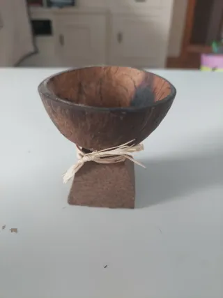 Decoración, copa de cáscara de coco.