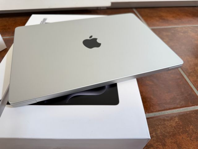MacBook Pro 14" M3 512gb perfecto,  con garantia