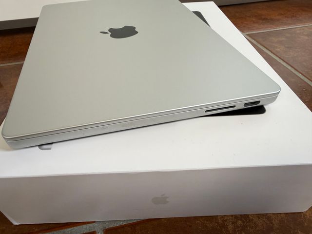 MacBook Pro 14" M3 512gb perfecto,  con garantia