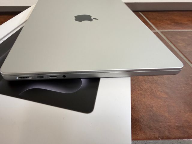 MacBook Pro 14" M3 512gb perfecto,  con garantia
