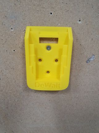 DEWALT 18V --4 Soportes para batería