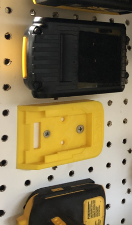 DEWALT 18V --4 Soportes para batería