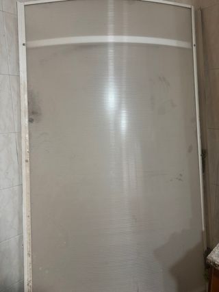 Tetto o tettoia in metacrilato e alluminio